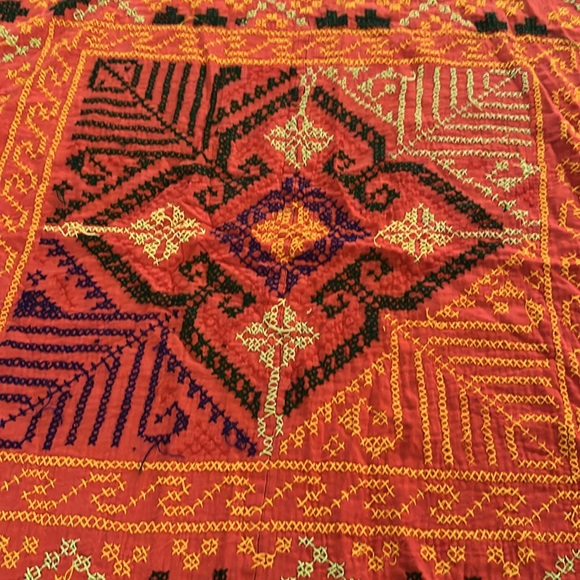 Hand-Stitched Vintage Bedspread - Picture 3 of 13